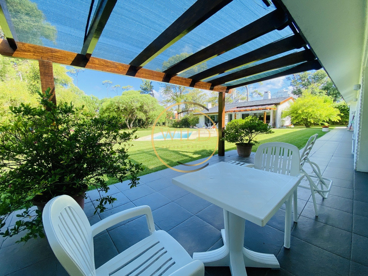 Casa ID.1994 - Impecable Residencia en la mansa a pasos del mar