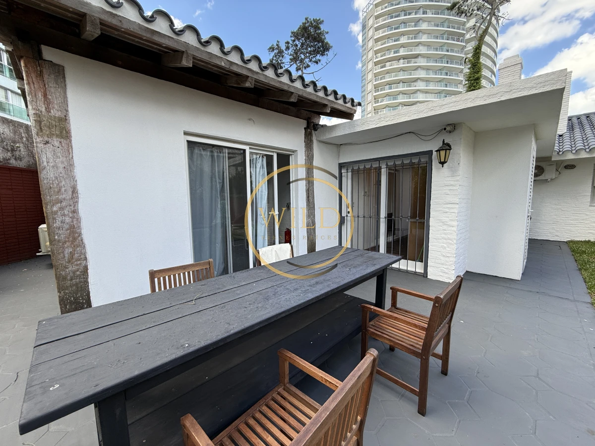 Casa ID.2196 - Venta Casa en mansa 3 dormitorios a pasos de la playa