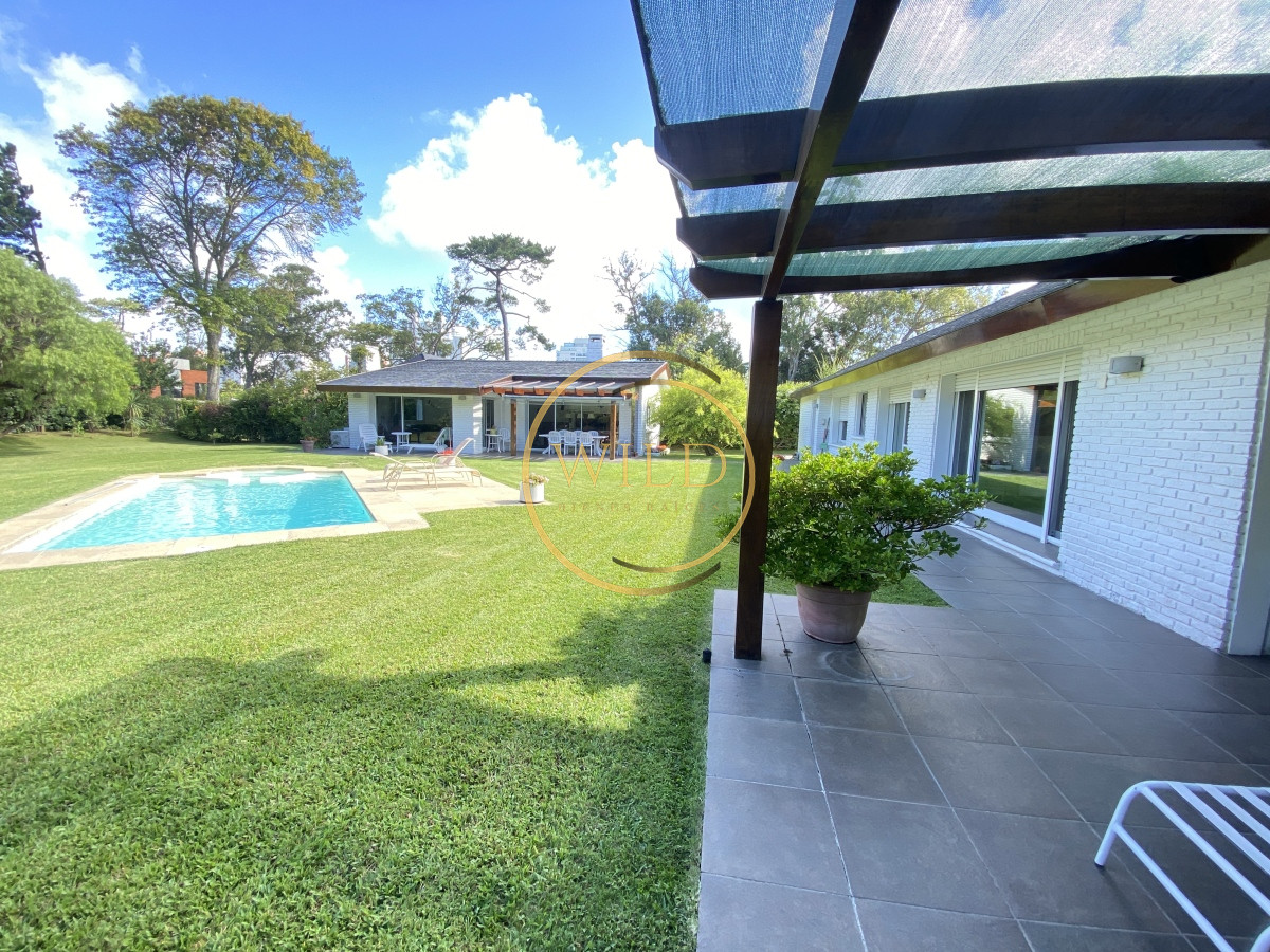 Casa ID.1994 - Impecable Residencia en la mansa a pasos del mar
