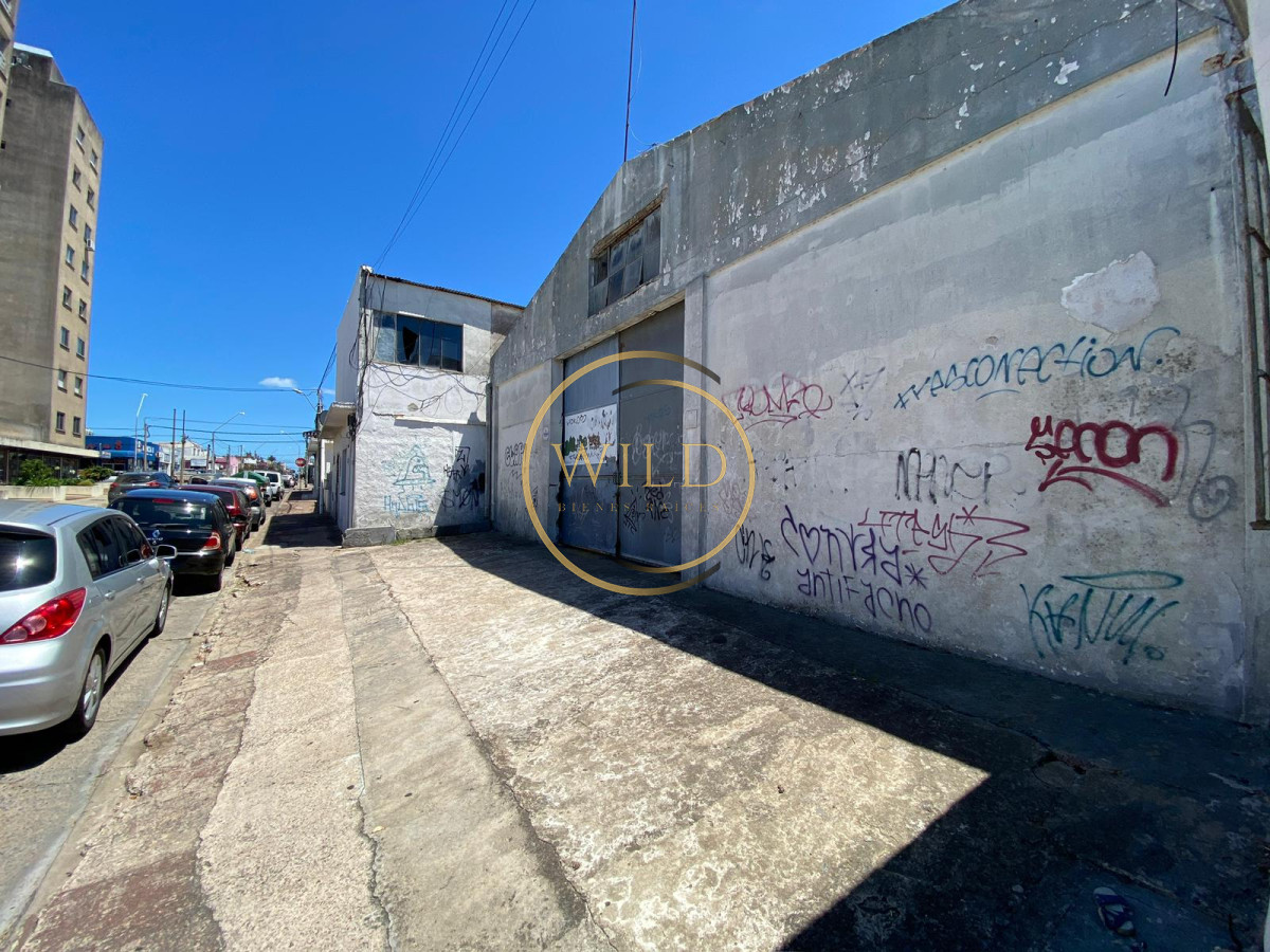 Galpón ID.1938 - Galpón terreno apto para edificar
