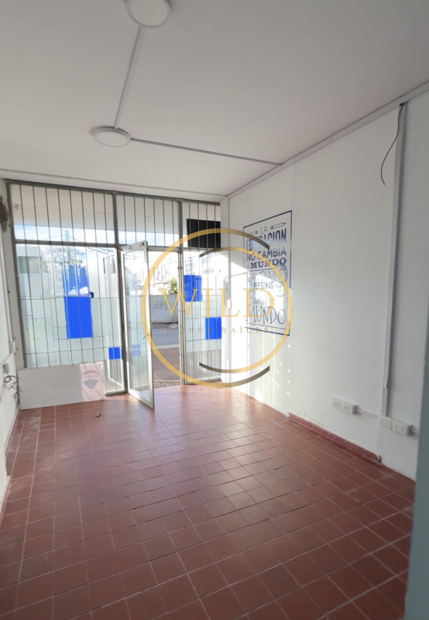 Local Comercial ID.5715 - Alquiler Local en Maldonado centro 110 mts