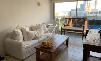 Departamento Con Excelente Ubicaci?n En El Centro De Punta Del Este - 2 Dormitorios - Br011