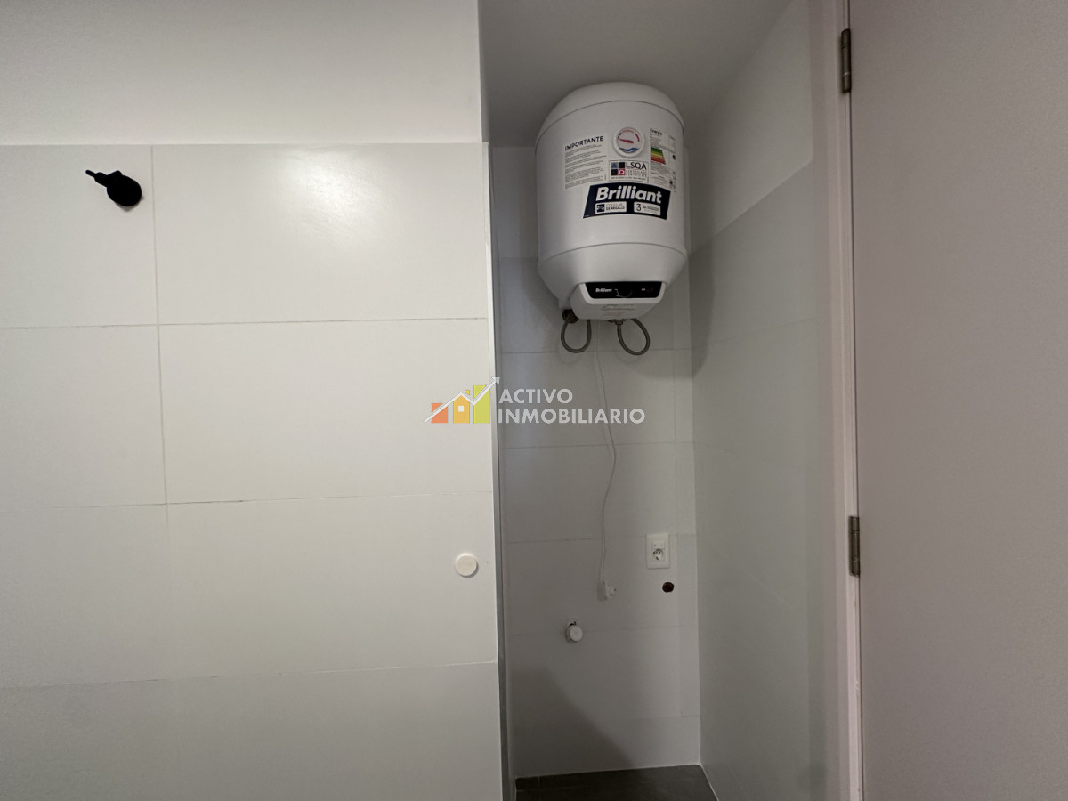 Apartamento ID.562 - Alquiler apartamento 1 dormitorio + balcón + garage - Tres Cruces 