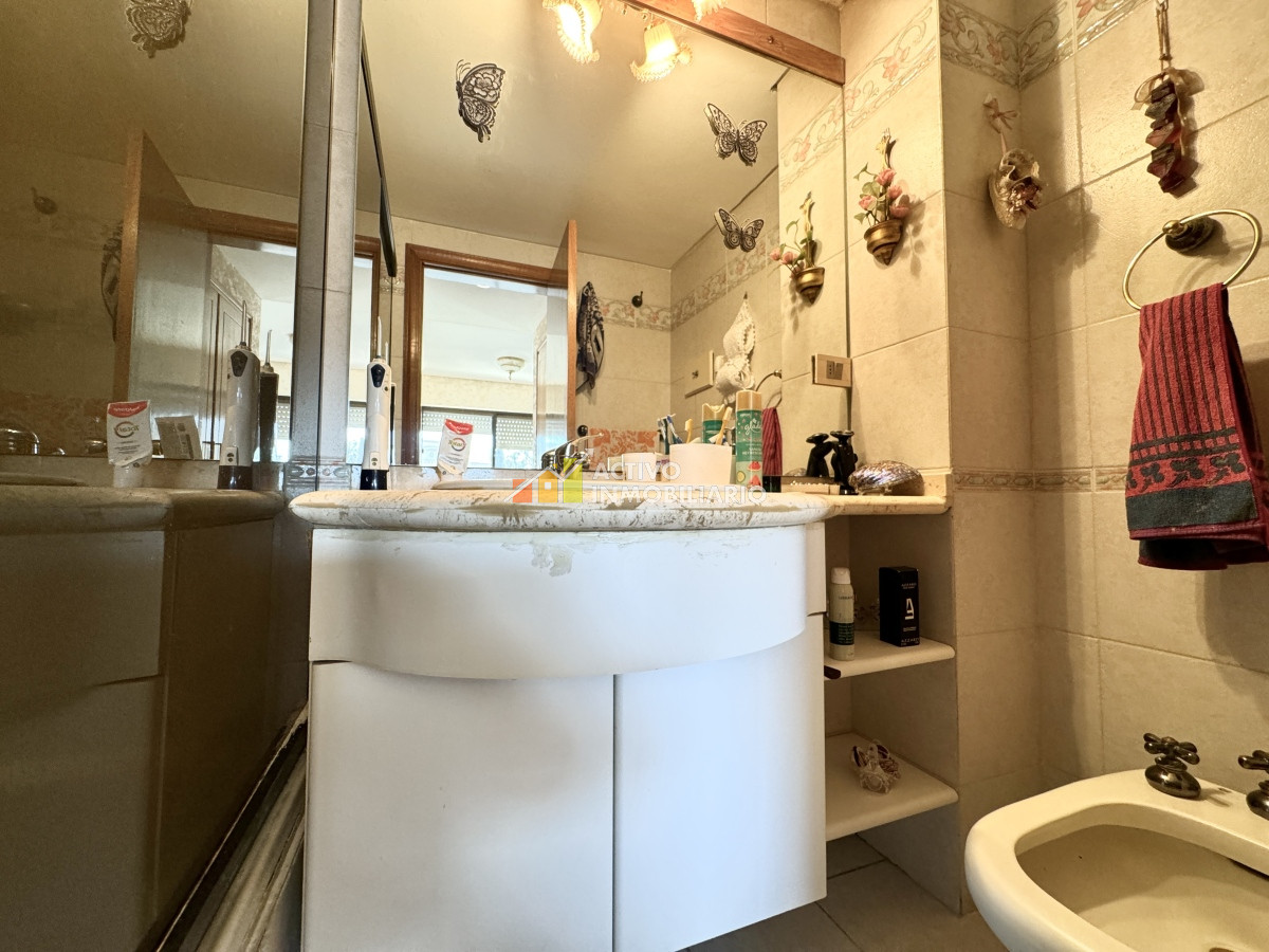 Apartamento ID.282 - Venta apartamento 3 dormitorios + servicio + 2 garages  - Pocitos 