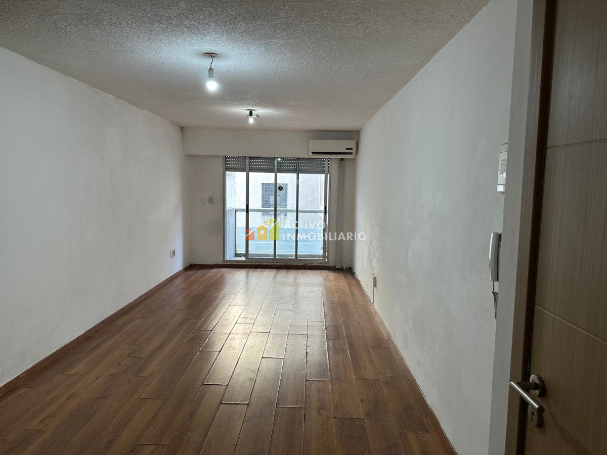 Apartamento ID.423 - Alquiler MONOAMBIENTE AMPLIO Y LUMINOSO !!
