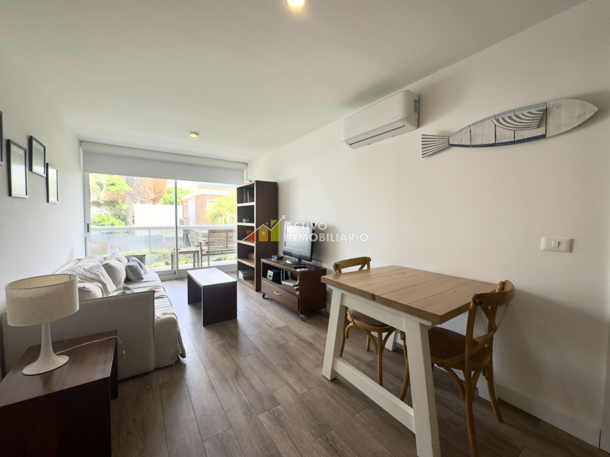 Apartamento ID.492 - Venta Apartamento 1 Dormitorio, Balcón y Garage - Punta Del Este