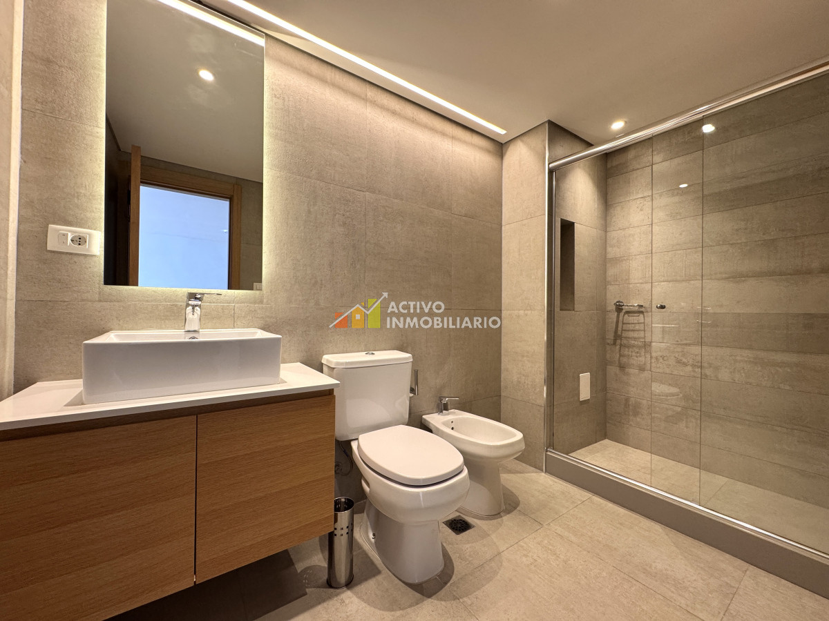 Apartamento ID.386 - Alquiler apartamento 1 dormitorio al frente piso alto con balcón 