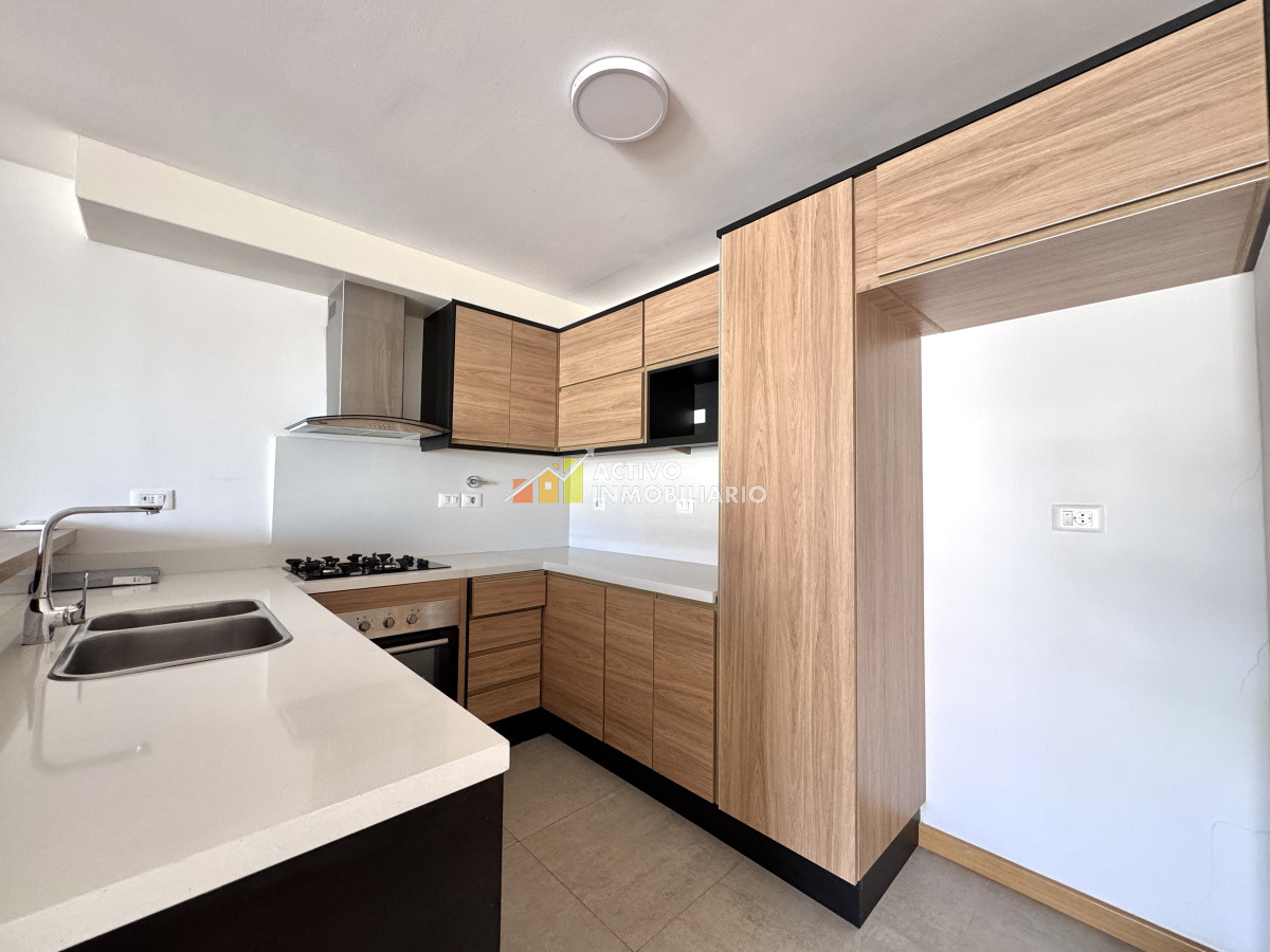 Apartamento ID.386 - Alquiler apartamento 1 dormitorio al frente piso alto con balcón 