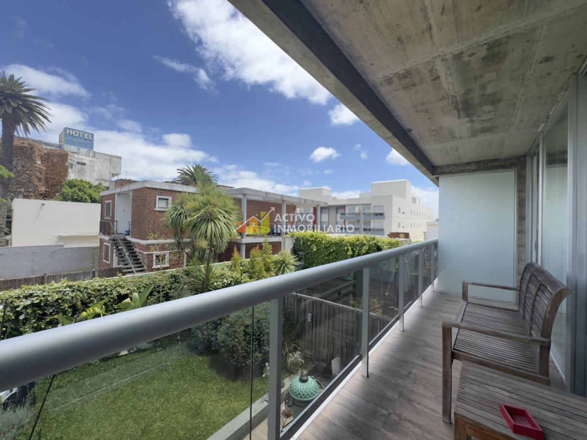 Apartamento ID.492 - Venta Apartamento 1 Dormitorio, Balcón y Garage - Punta Del Este