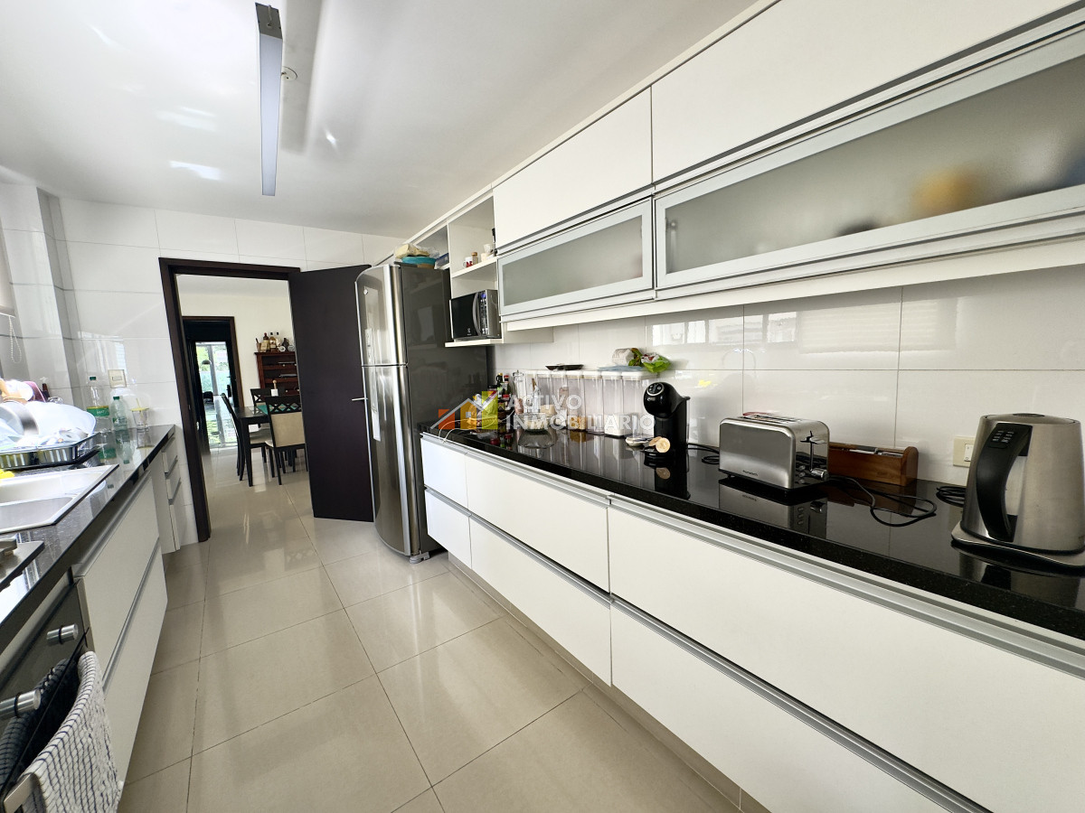 Apartamento ID.307 - Venta apartamento 3 dormitorios mas servicio mas garaje 