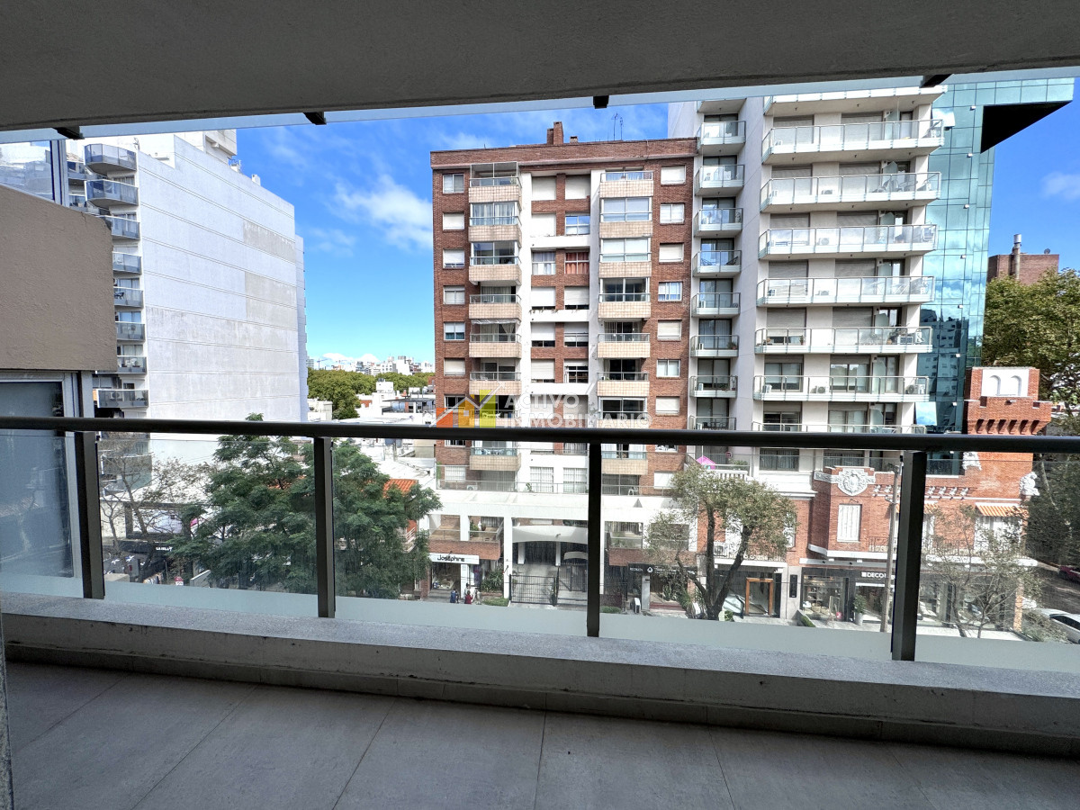 Apartamento ID.387 - Alquiler amoblado 1 dormitorio con balcón y garaje 
