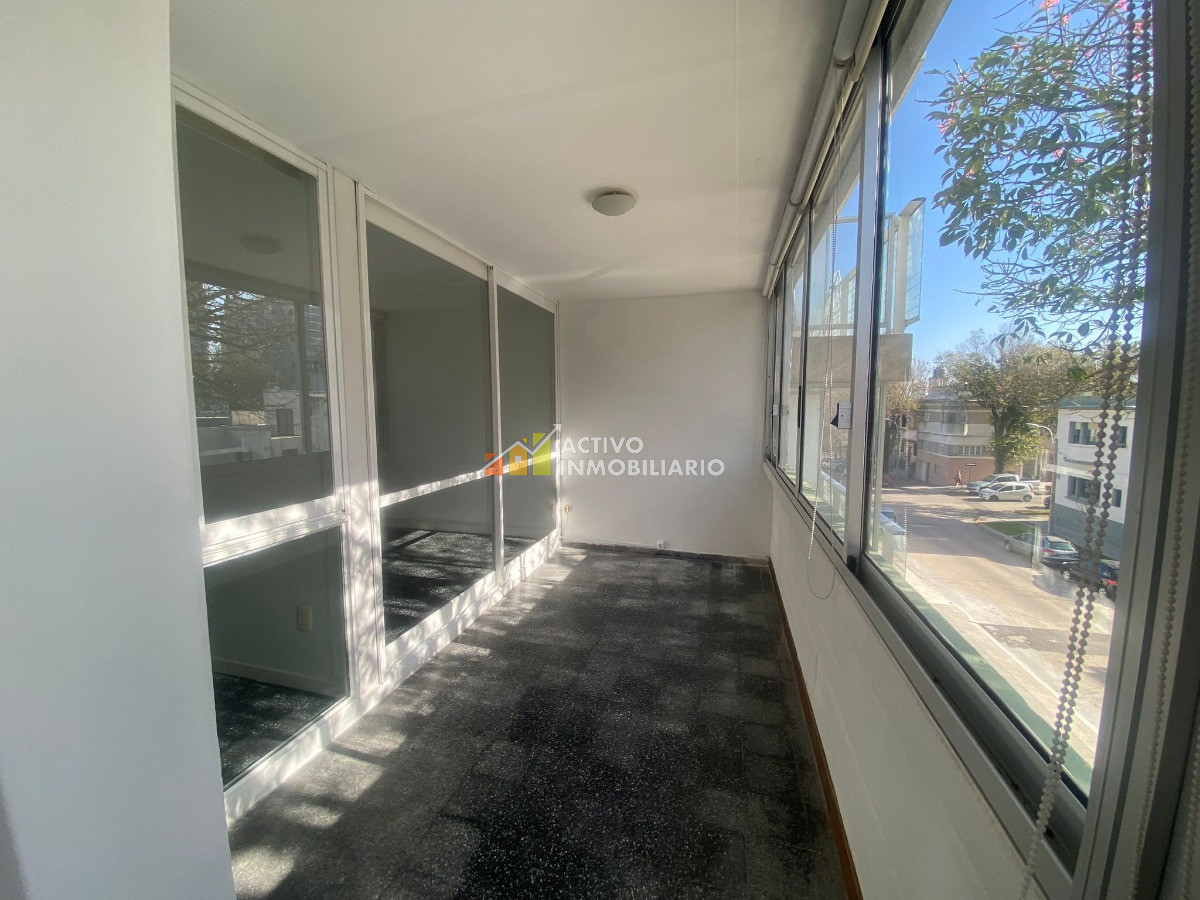 Apartamento ID.31 - Excelente Y Luminoso !! 2 Dormitorios+2 Baños +cochera