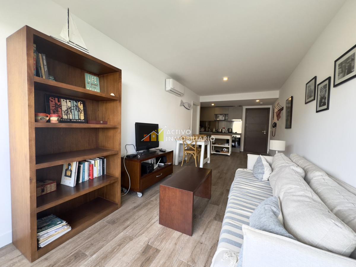 Apartamento ID.492 - Venta Apartamento 1 Dormitorio, Balcón y Garage - Punta Del Este