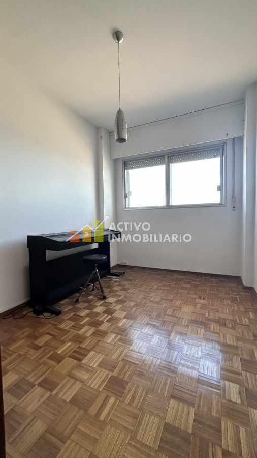 Apartamento ID.34 - Venta apartamento con renta 3 Dormitorios + Garaje - Rambla De Malvin