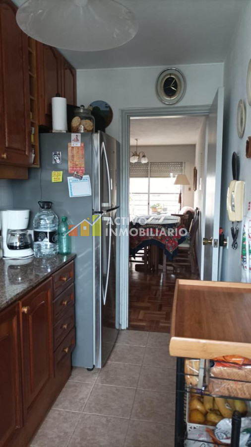 Apartamento ID.525 - venta apartamento 3 dormitorios y servicio-Pocitos