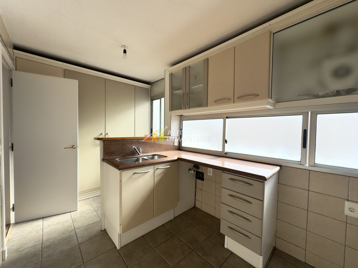Apartamento ID.413 - Alquiler apartamento 3 dormitorios + garaje - Pocitos