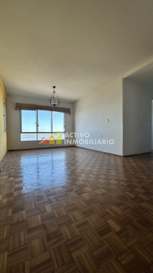Apartamento ID.34 - Venta apartamento con renta 3 Dormitorios + Garaje - Rambla De Malvin