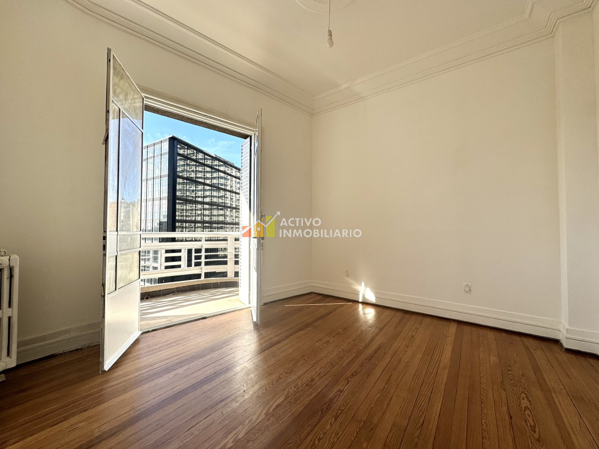 Apartamento ID.262 - Venta apartamento reciclado 3 dormitorios + servicio + balcón - Centro