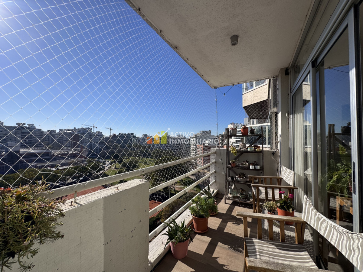 Apartamento ID.577 - Alquiler apartamento 3 dormitorios + servicio + balcón + garaje - Villa Biarritz