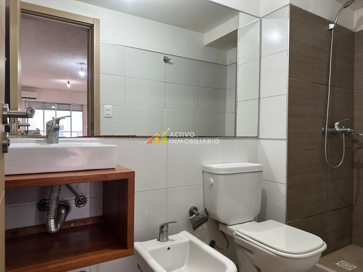 Apartamento ID.423 - Alquiler MONOAMBIENTE AMPLIO Y LUMINOSO !!