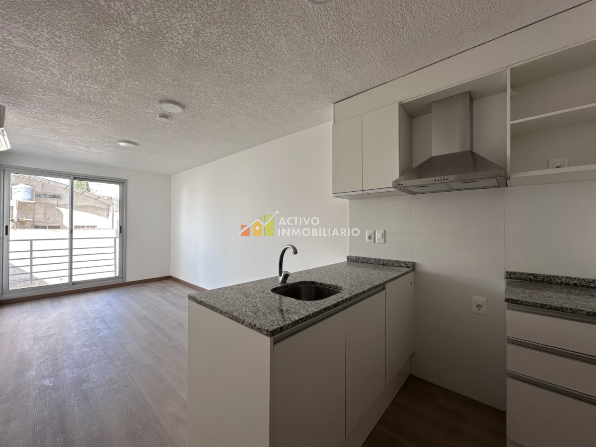Apartamento ID.562 - Alquiler apartamento 1 dormitorio + balcón + garage - Tres Cruces 