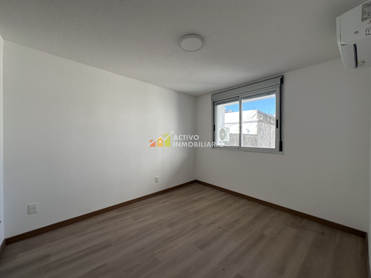 Apartamento ID.562 - Alquiler apartamento 1 dormitorio + balcón + garage - Tres Cruces 