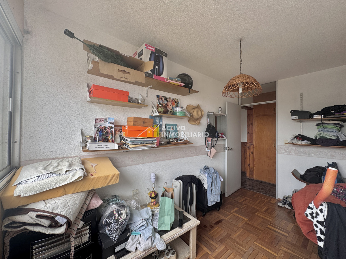 Apartamento ID.369 - Venta 3 dormitorios 1 baño + estacionamiento