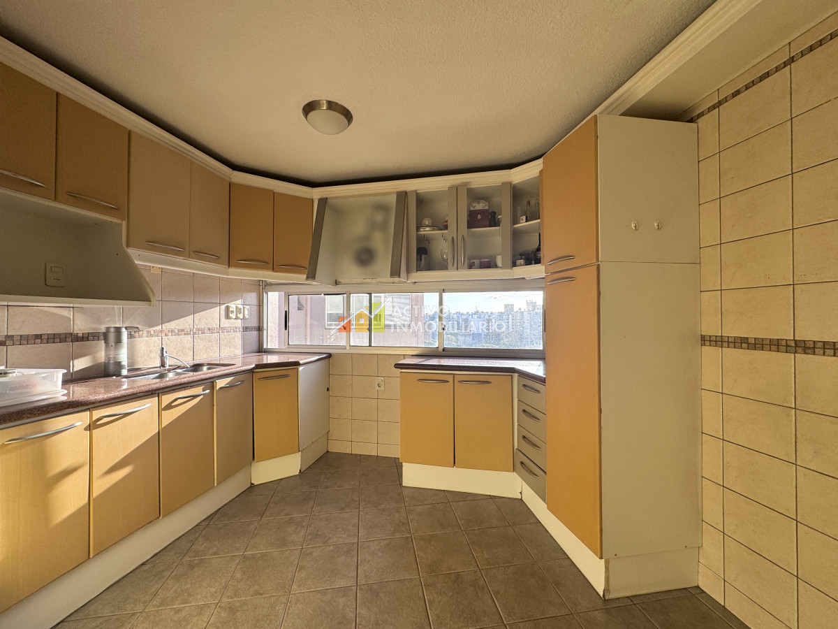 Apartamento ID.424 - Alquiler apartamento 3 dormitorios + garaje Doble- Pocitos