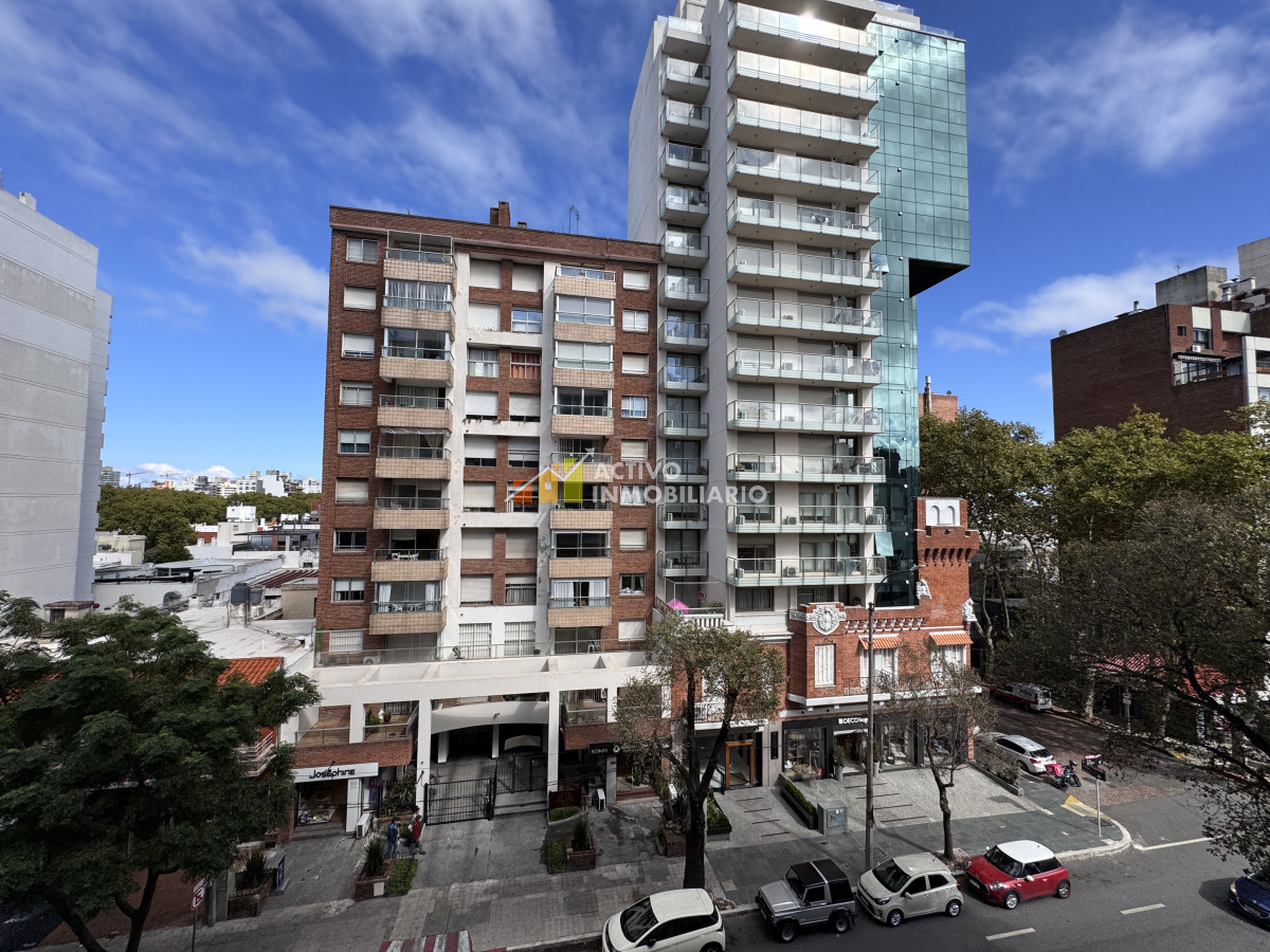 Apartamento ID.387 - Alquiler amoblado 1 dormitorio con balcón y garaje 