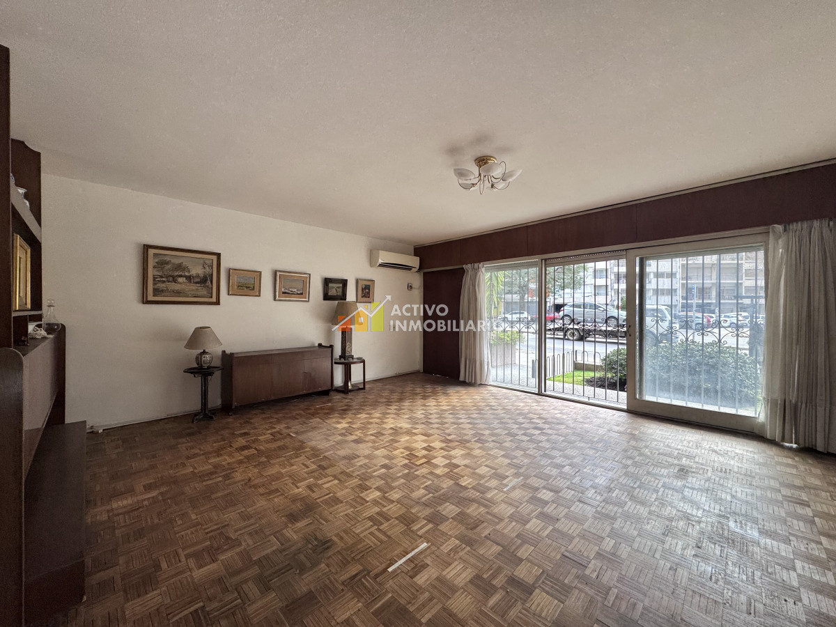 Apartamento ID.366 - Venta apartamento 3 dormitorios + patio + garaje - Pocitos
