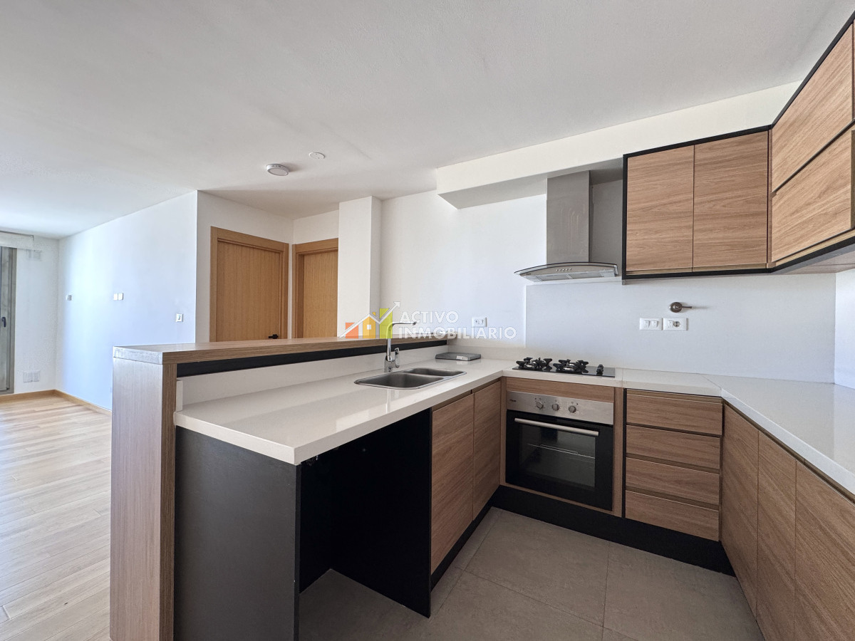 Apartamento ID.386 - Alquiler apartamento 1 dormitorio al frente piso alto con balcón 
