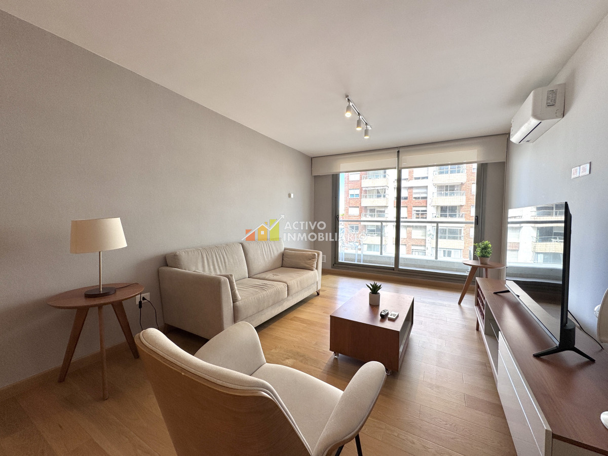 Apartamento ID.387 - Alquiler amoblado 1 dormitorio con balcón y garaje 