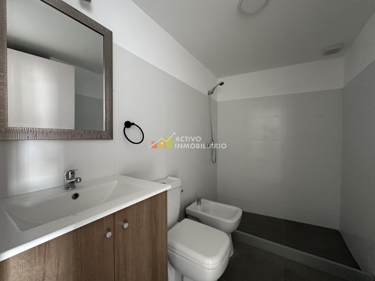 Apartamento ID.562 - Alquiler apartamento 1 dormitorio + balcón + garage - Tres Cruces 