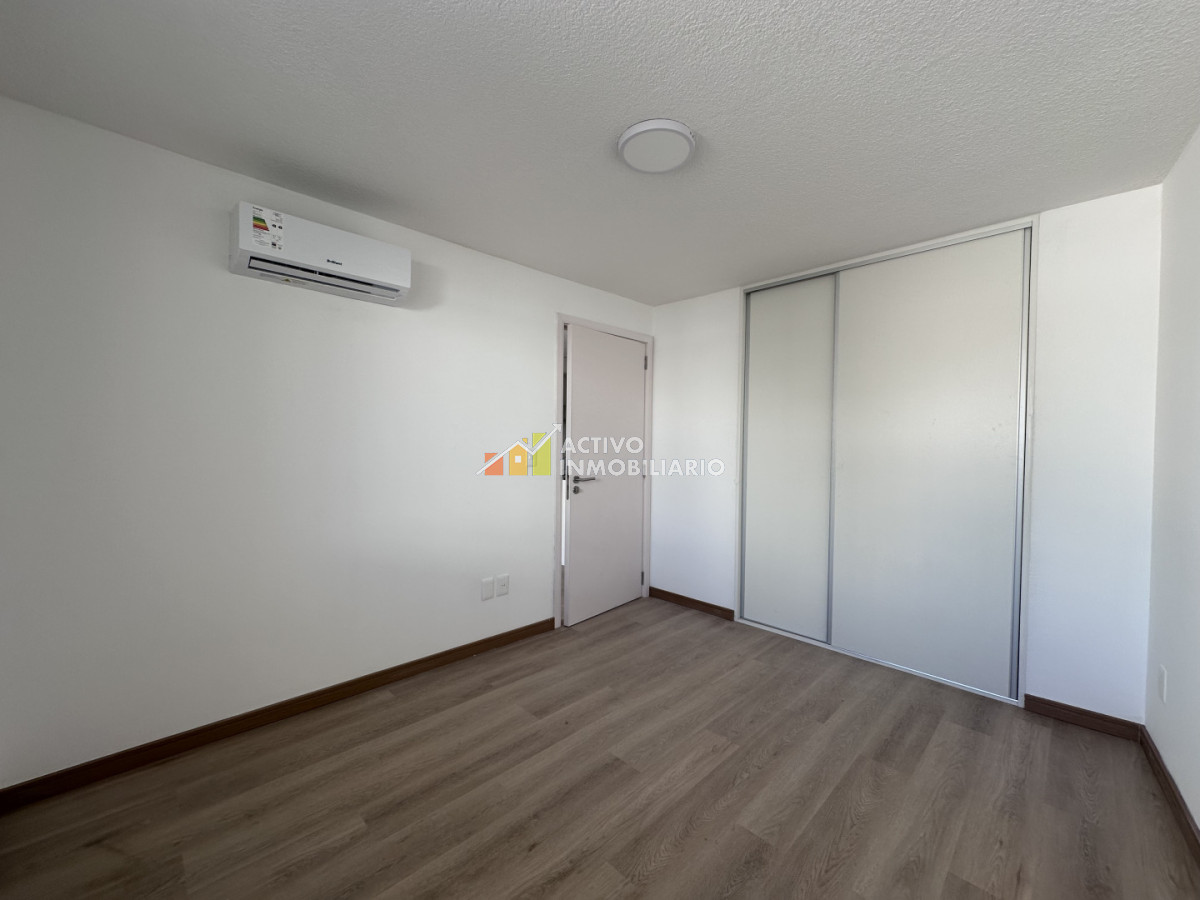 Apartamento ID.562 - Alquiler apartamento 1 dormitorio + balcón + garage - Tres Cruces 