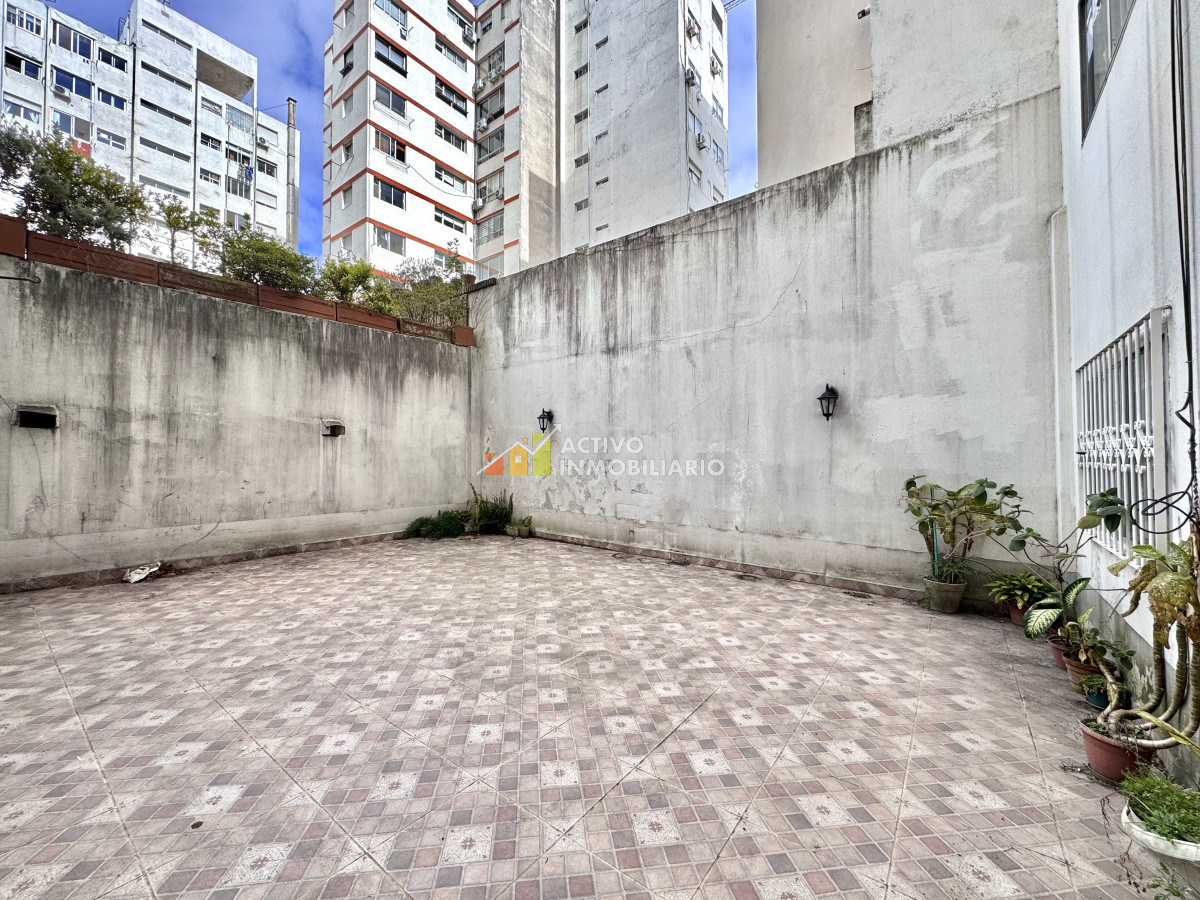 Apartamento ID.366 - Venta apartamento 3 dormitorios + patio + garaje - Pocitos