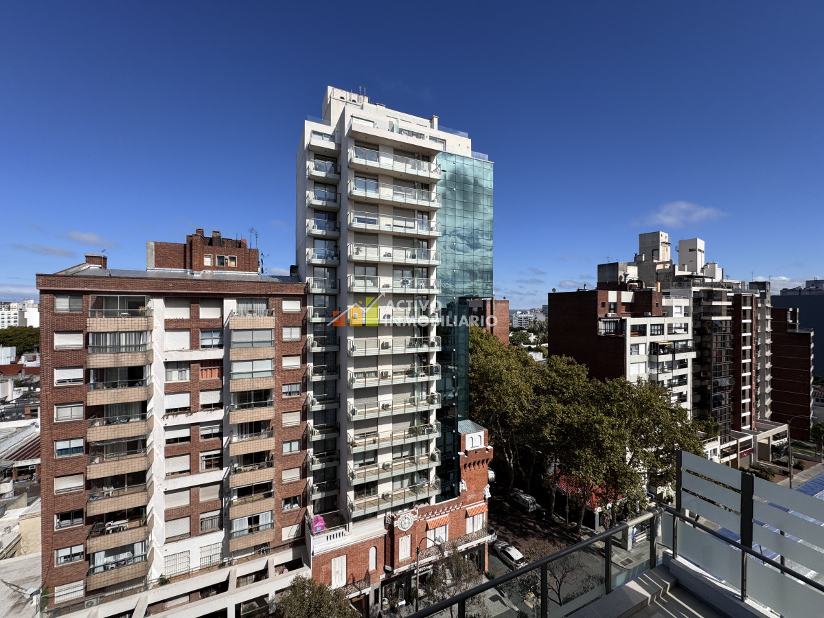 Apartamento ID.386 - Alquiler apartamento 1 dormitorio al frente piso alto con balcón 