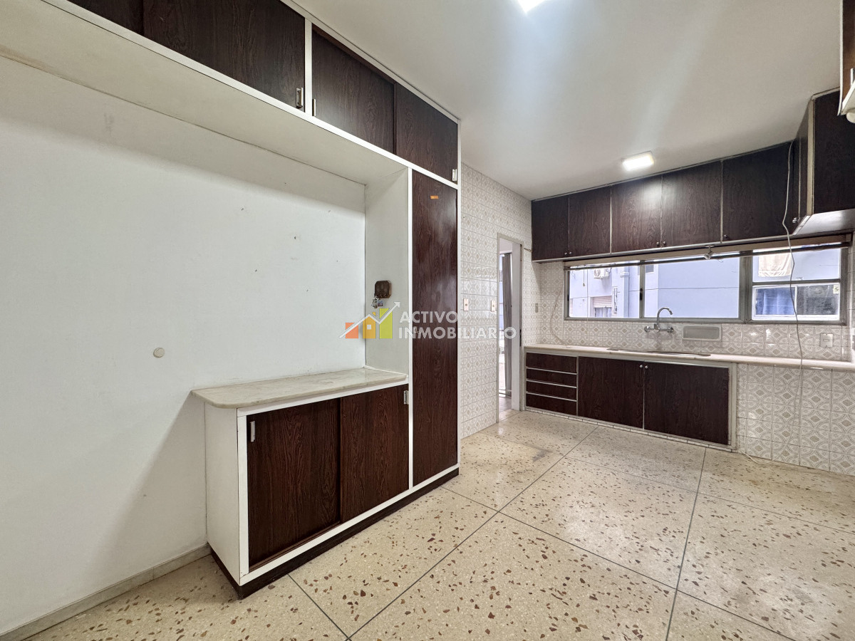 Apartamento ID.405 - Venta apartamento 3 dormitorios + servicio + garaje - Pocitos 