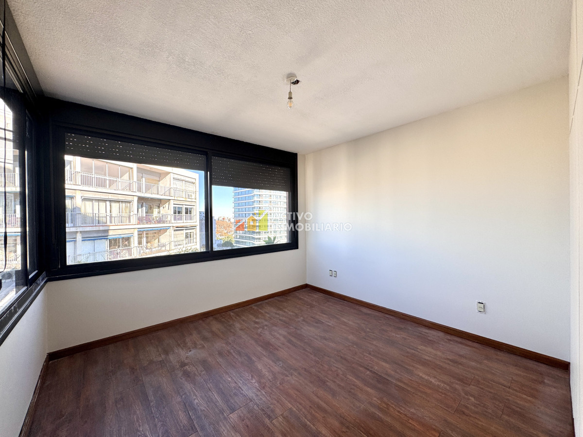 Apartamento ID.413 - Alquiler apartamento 3 dormitorios + garaje - Pocitos