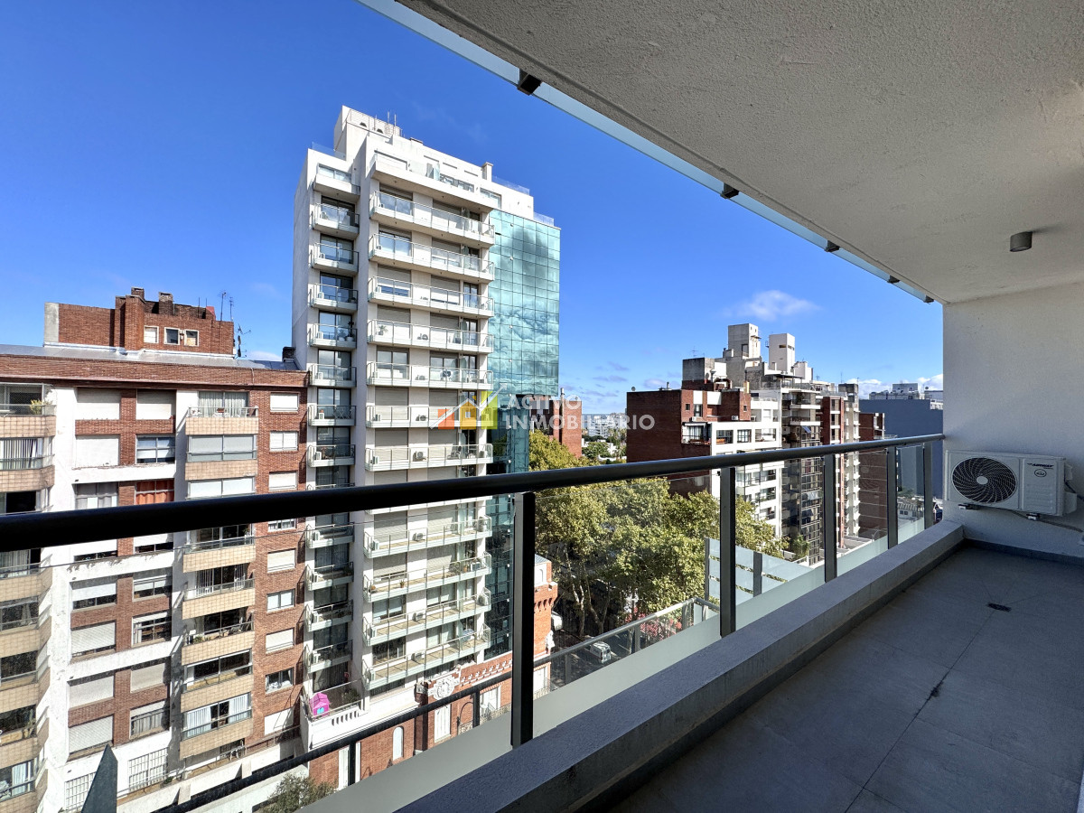 Apartamento ID.386 - Alquiler apartamento 1 dormitorio al frente piso alto con balcón 