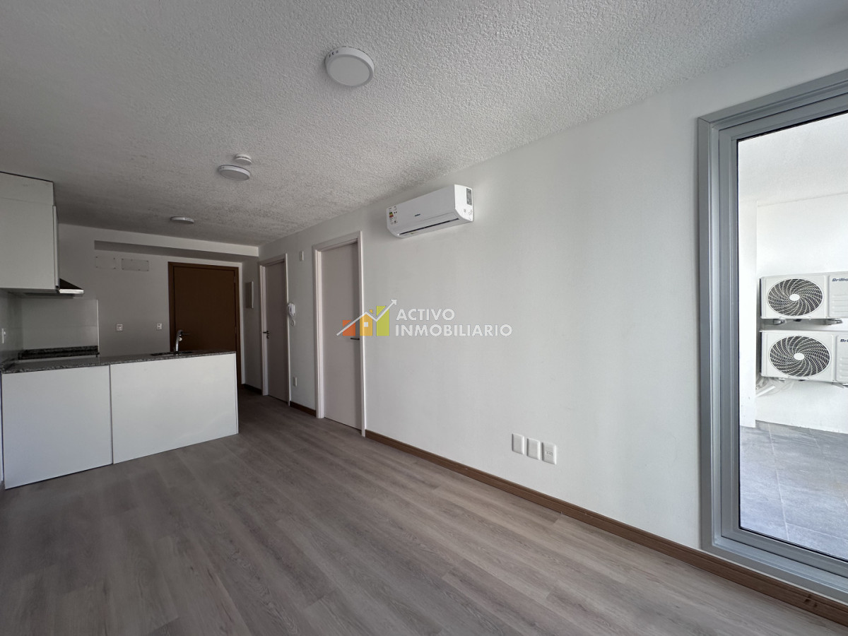 Apartamento ID.562 - Alquiler apartamento 1 dormitorio + balcón + garage - Tres Cruces 