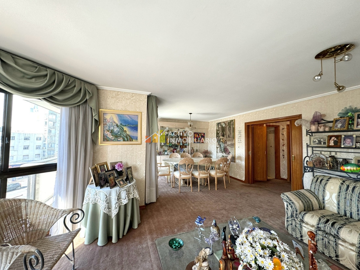 Apartamento ID.282 - Venta apartamento 3 dormitorios + servicio + 2 garages  - Pocitos 