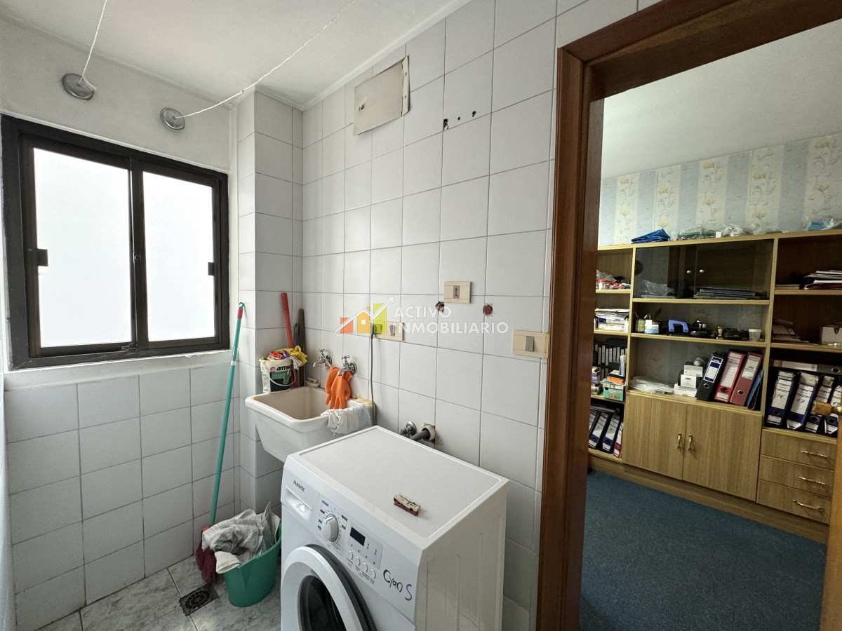 Apartamento ID.282 - Venta apartamento 3 dormitorios + servicio + 2 garages  - Pocitos 