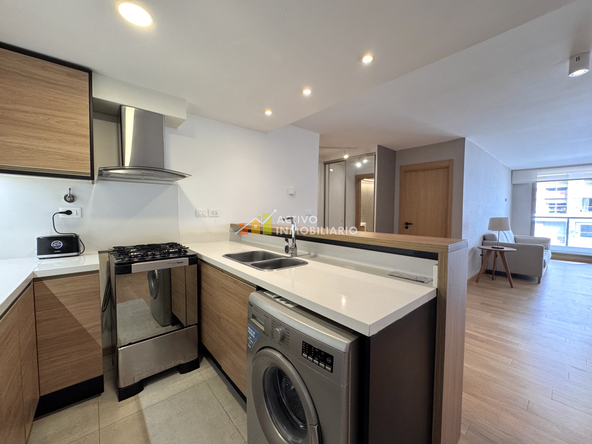 Apartamento ID.387 - Alquiler amoblado 1 dormitorio con balcón y garaje 