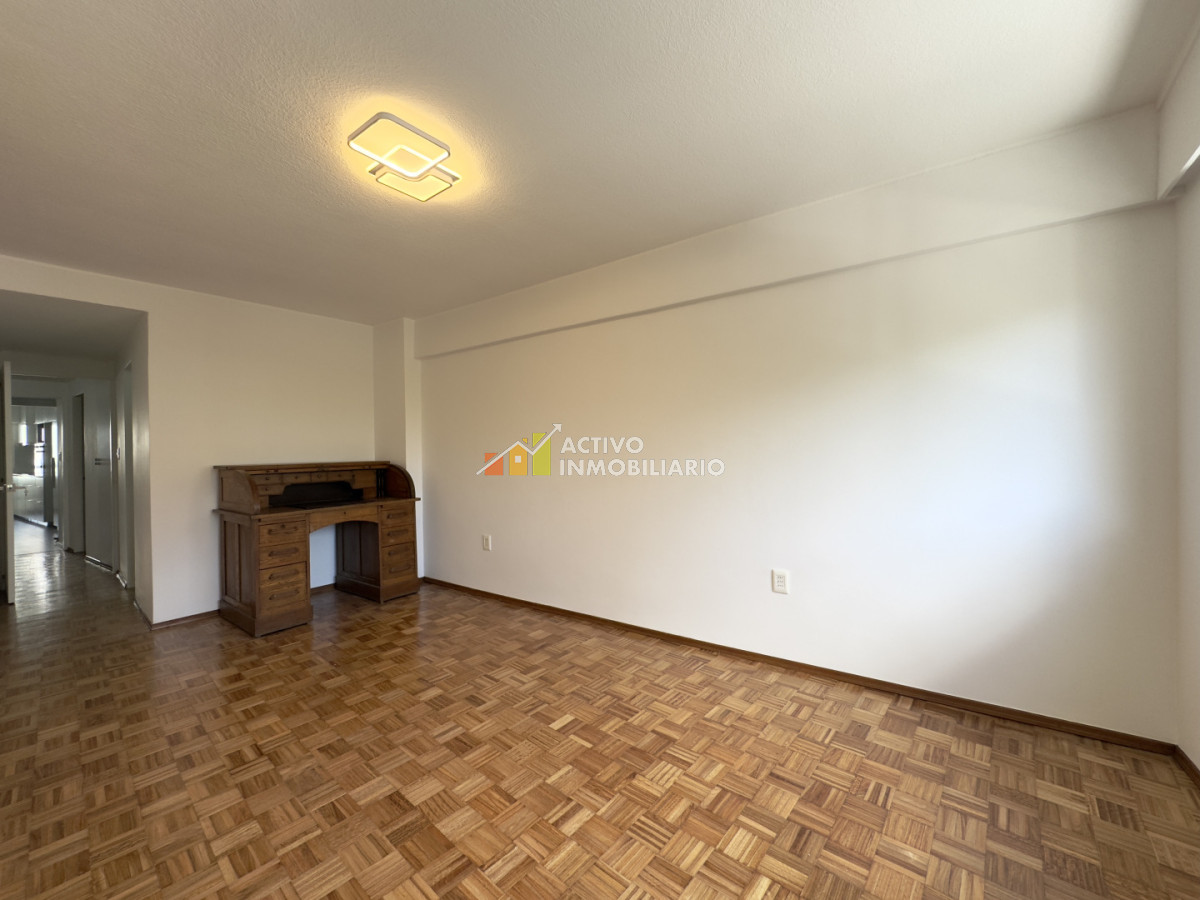 Apartamento ID.479 - Alquiler apartamento 1 dormitorio balcon y garaje - Pocitos