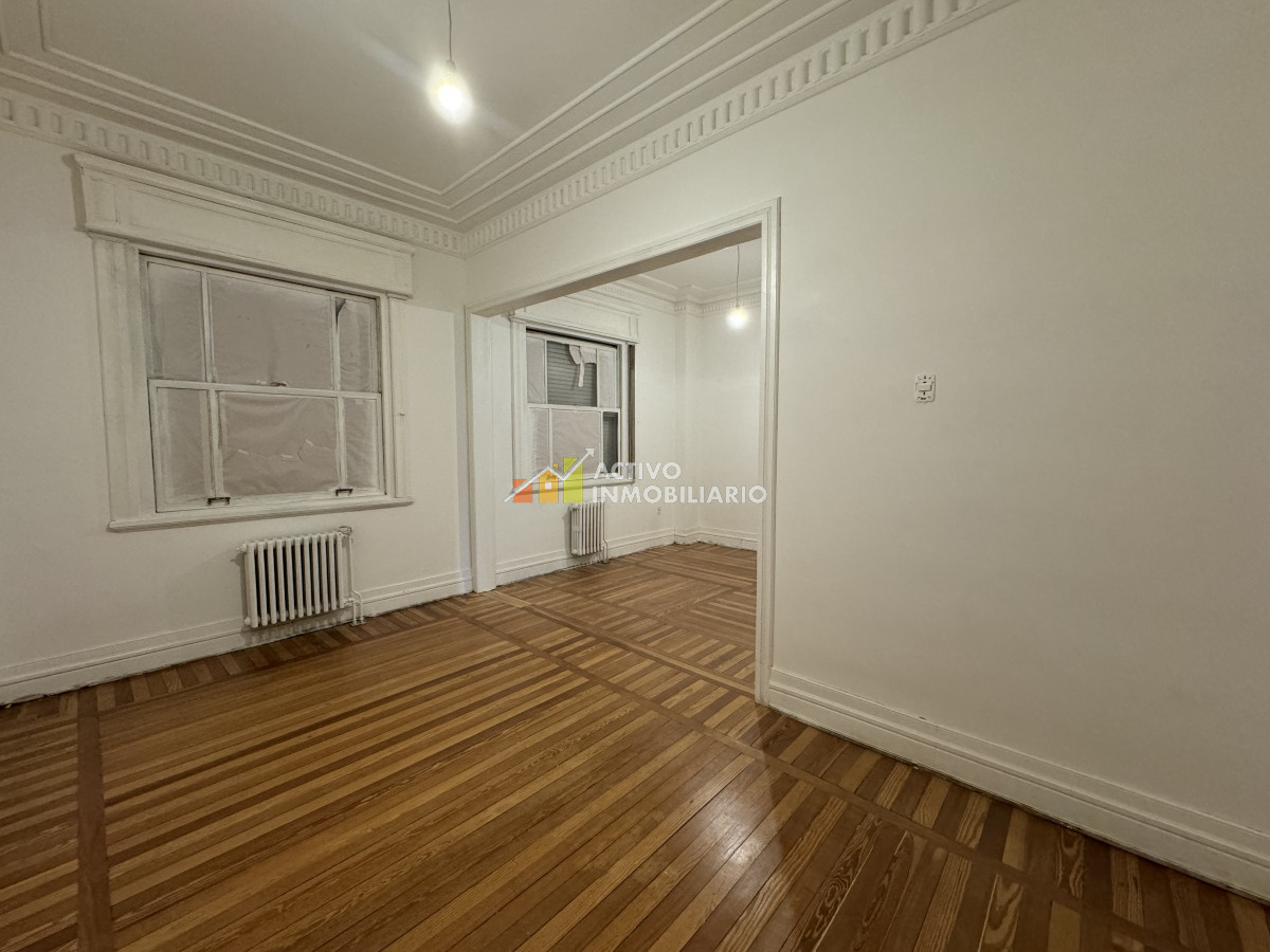 Apartamento ID.262 - Venta apartamento reciclado 3 dormitorios + servicio + balcón - Centro