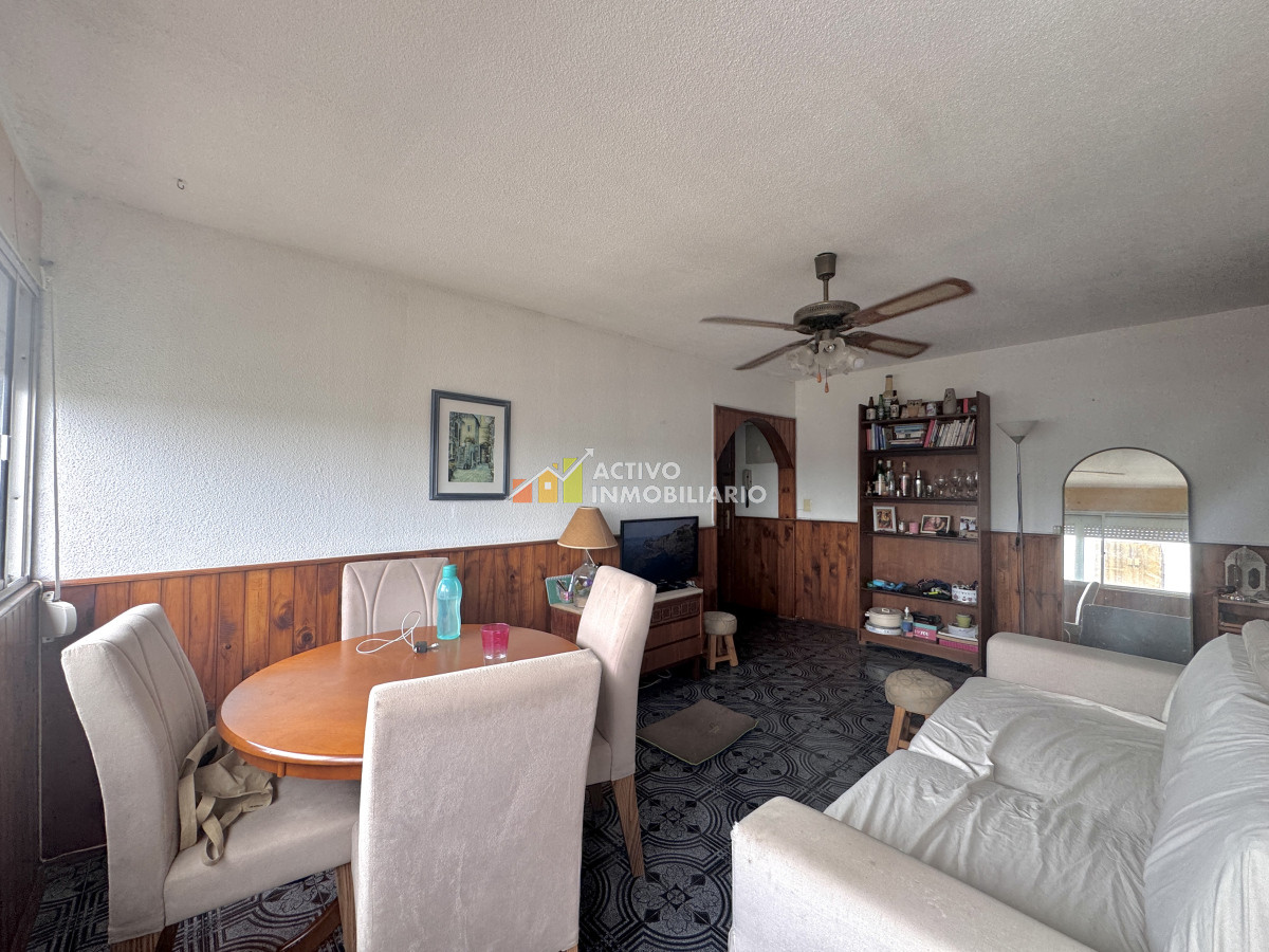 Apartamento ID.369 - Venta 3 dormitorios 1 baño + estacionamiento