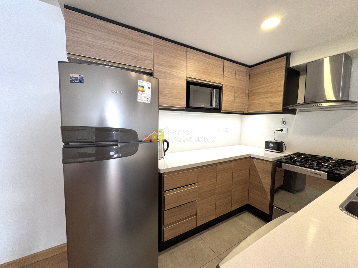 Apartamento ID.387 - Alquiler amoblado 1 dormitorio con balcón y garaje 