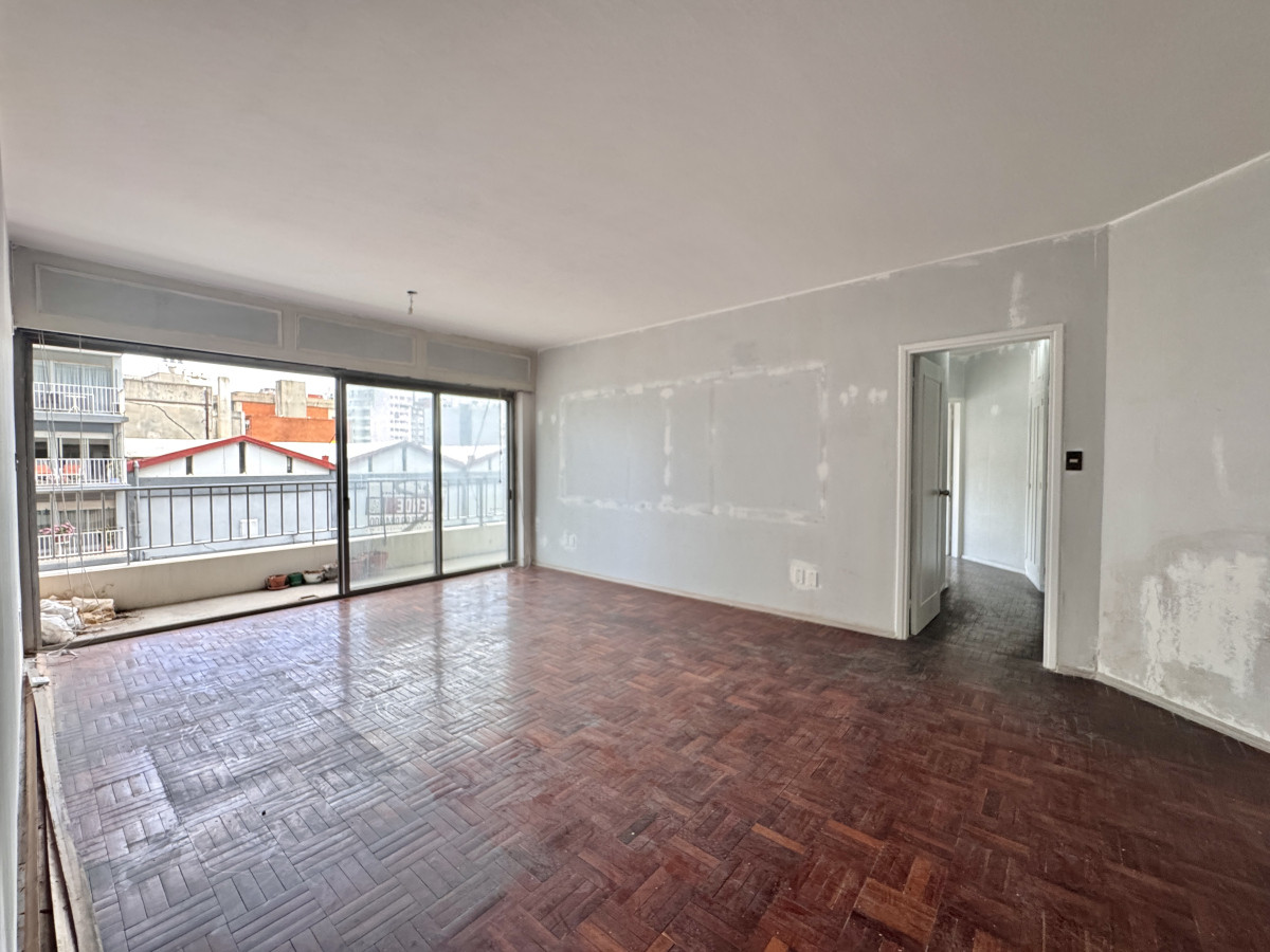 Venta apartamento 3 dormitorios + servicio + garaje - Pocitos 