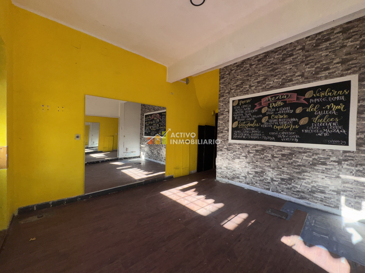 Casa ID.38 - Venta Padron unico, 2 apartamentos + local comercial+ gran galpon