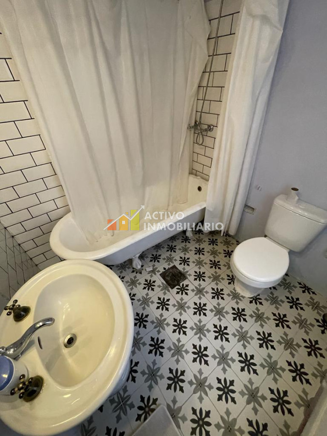 Casa ID.72 - Venta co-living 6 dormitorios + azotea transitable - Ciudad Vieja 